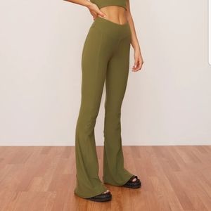 Wolven Threads Eucalyptus Flares, size petite M